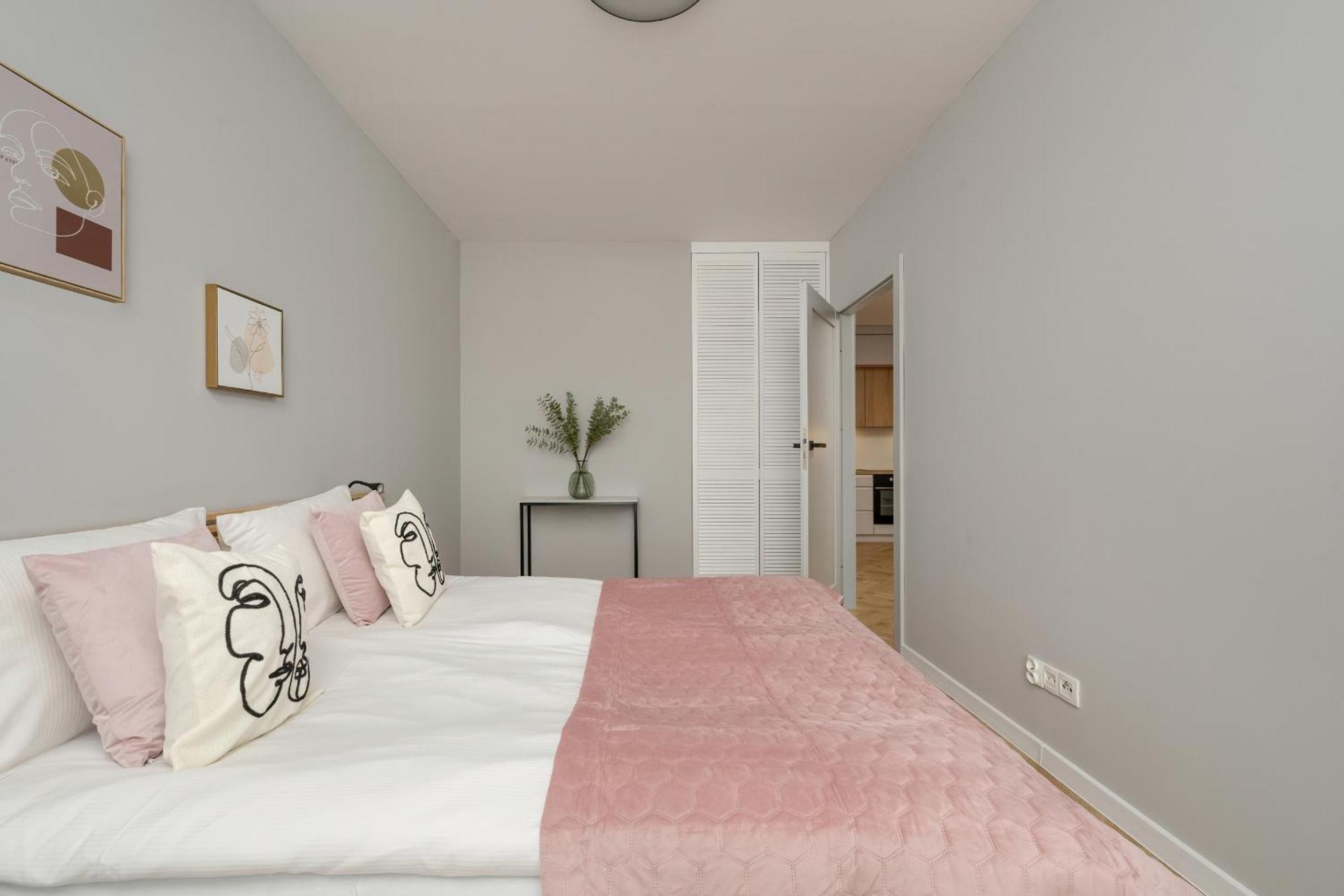 Apartment Michalczyka Stylish With Parking In The Center Of By Renters